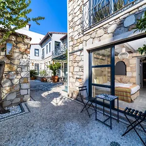 Charming Flat Near Hadrians Gate Antalya