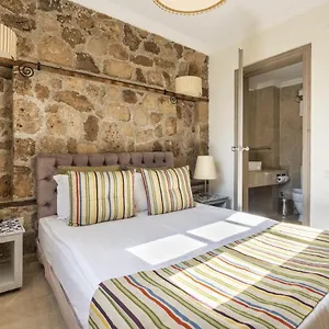 Glamorous Flat With Jacuzzi Near Hadrians Gate Antalya