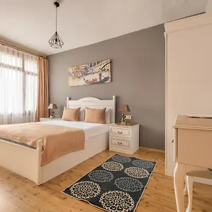 Old Town Deluxe Flats Hotel apartamentowy