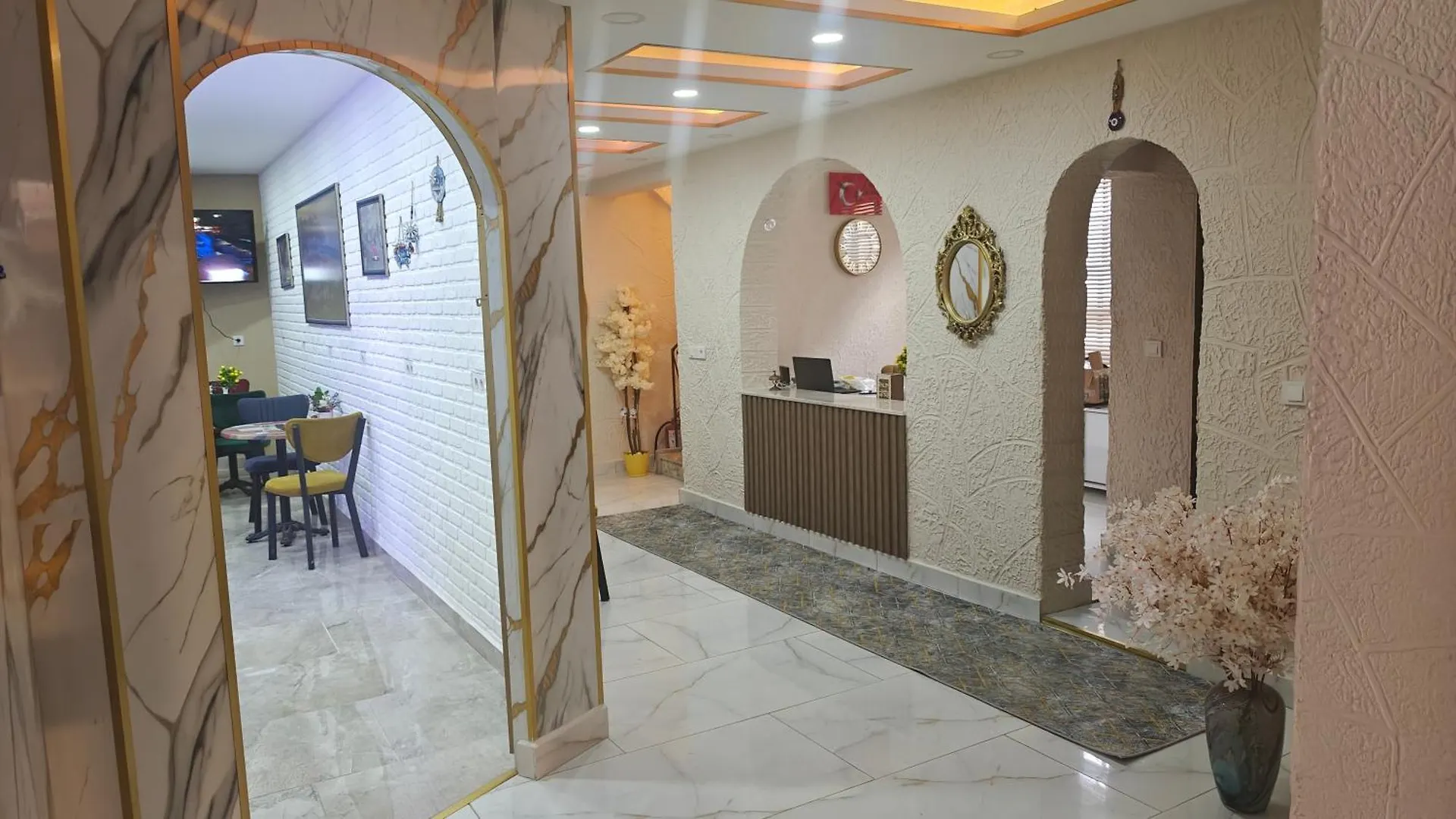 Altun Pansiyon Antalya Homestay