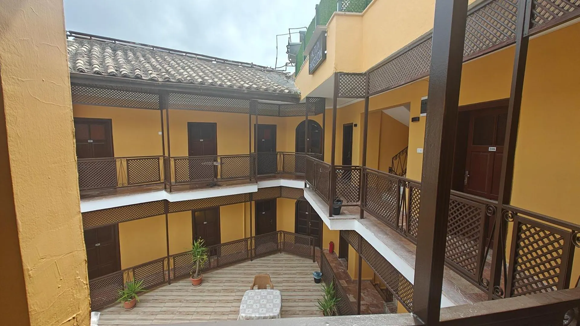 Altun Pansiyon Antalya
